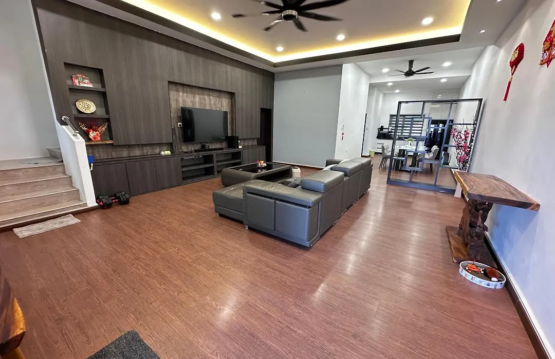 Golden Villa Homestay-1